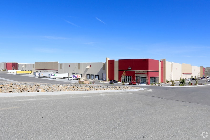 9470 N Virginia St, Reno, NV for lease - Building Photo - Image 1 of 7