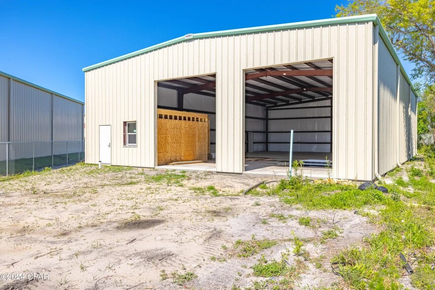 758 W 15th St, Panama City, FL for lease - Primary Photo - Image 1 of 12