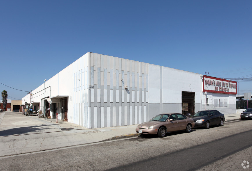 3111-3121 139th St, Hawthorne, CA for lease - Primary Photo - Image 1 of 2