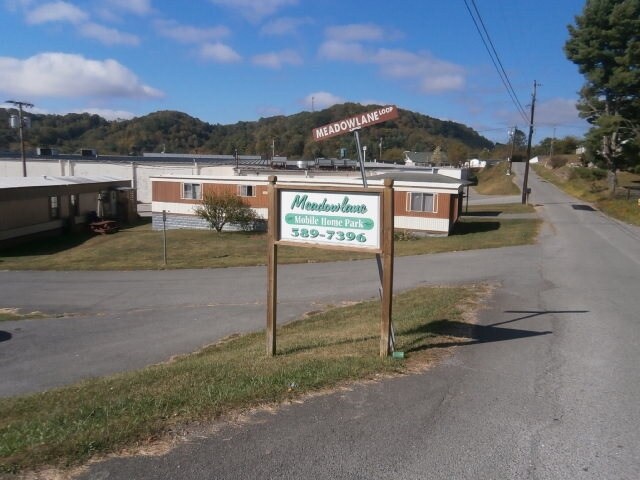 102 Meadowlane Loop, Bluefield, WV for sale Primary Photo- Image 1 of 1