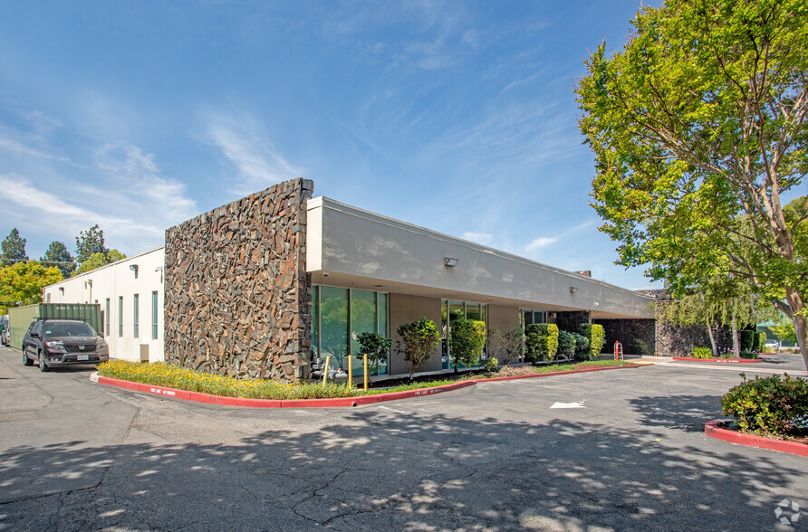 1215 Terra Bella Ave, Mountain View, CA for lease - Building Photo - Image 2 of 10