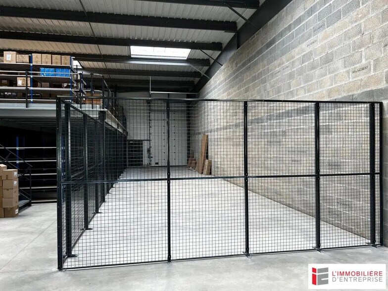 Flex in La Mézière for lease - Building Photo - Image 2 of 3