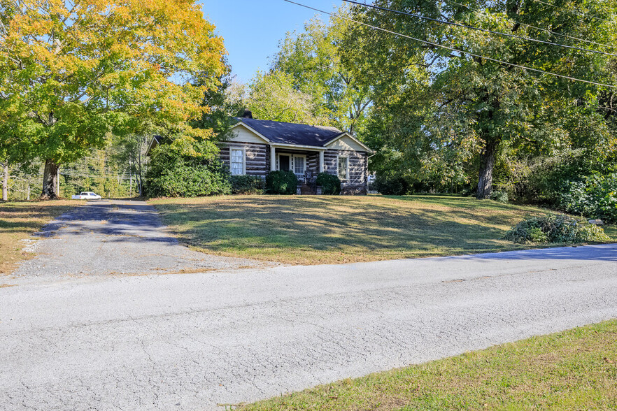 615 Patterson, Lafayette, GA for sale - Building Photo - Image 1 of 32