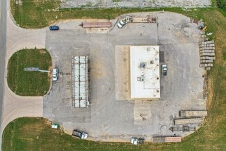 More details for 402 W Johnson St, Pocahontas, IL - Flex for Sale