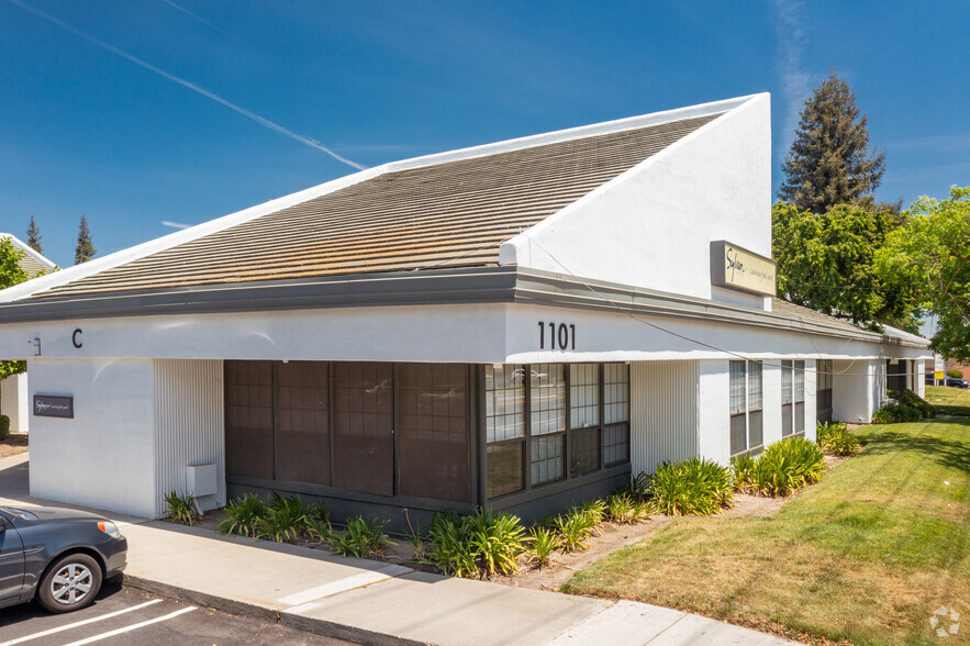 1101 Standiford Ave, Modesto, CA for lease - Building Photo - Image 3 of 10