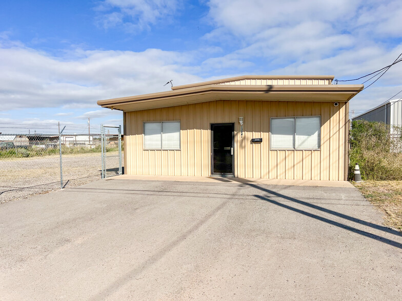 1304A Dayton Rd, Midland, TX for lease - Building Photo - Image 2 of 32