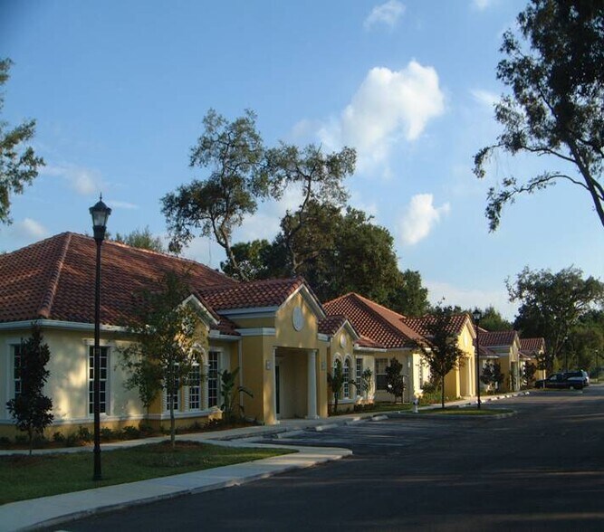 6957 E Fowler Ave, Temple Terrace, FL 33617