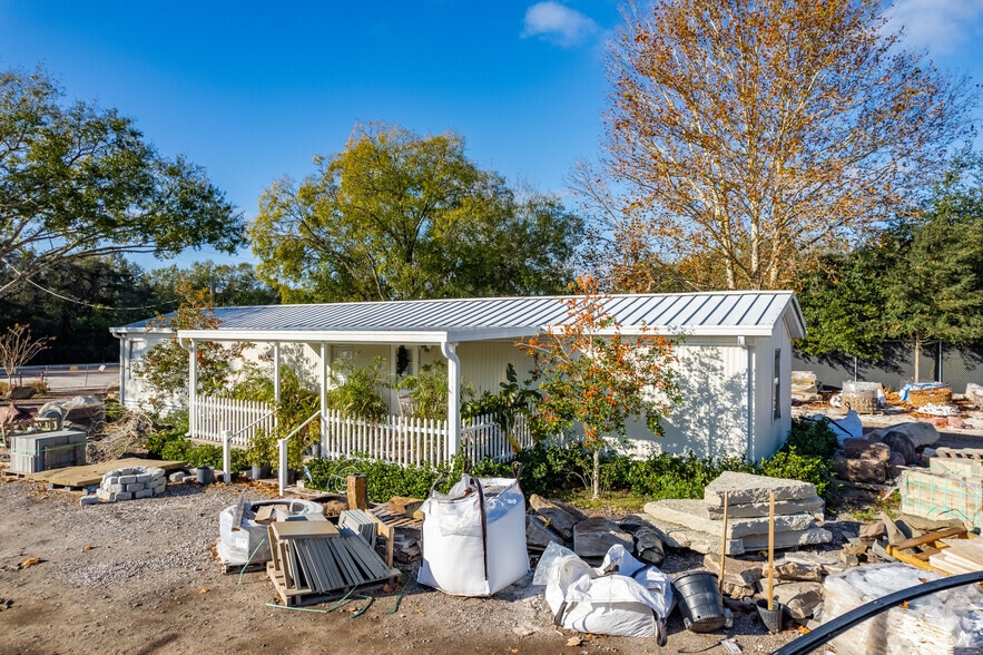 2027 Gunn Hwy, Odessa, FL for lease - Primary Photo - Image 1 of 10