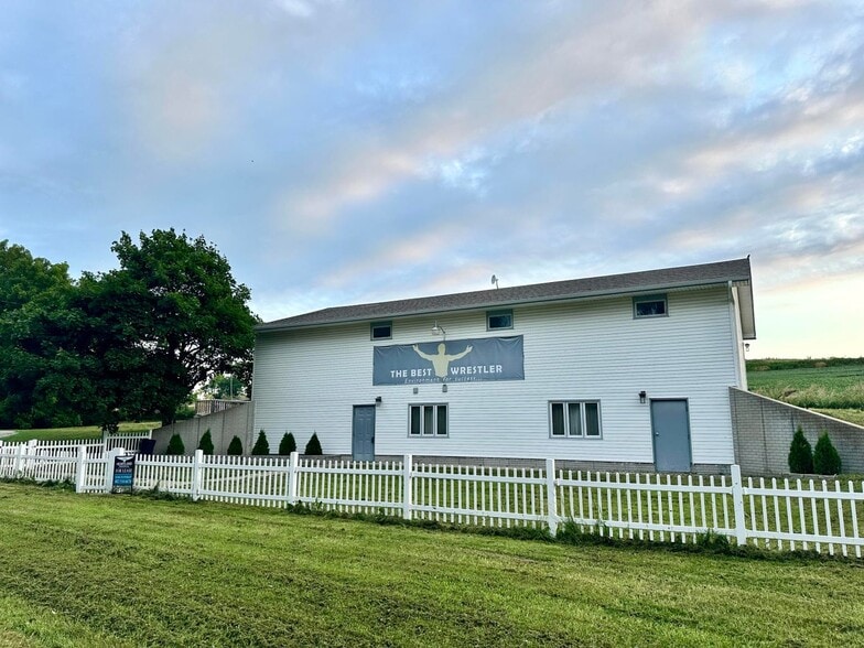 27046 Highway 6, Mcclelland, IA for lease - Building Photo - Image 2 of 6