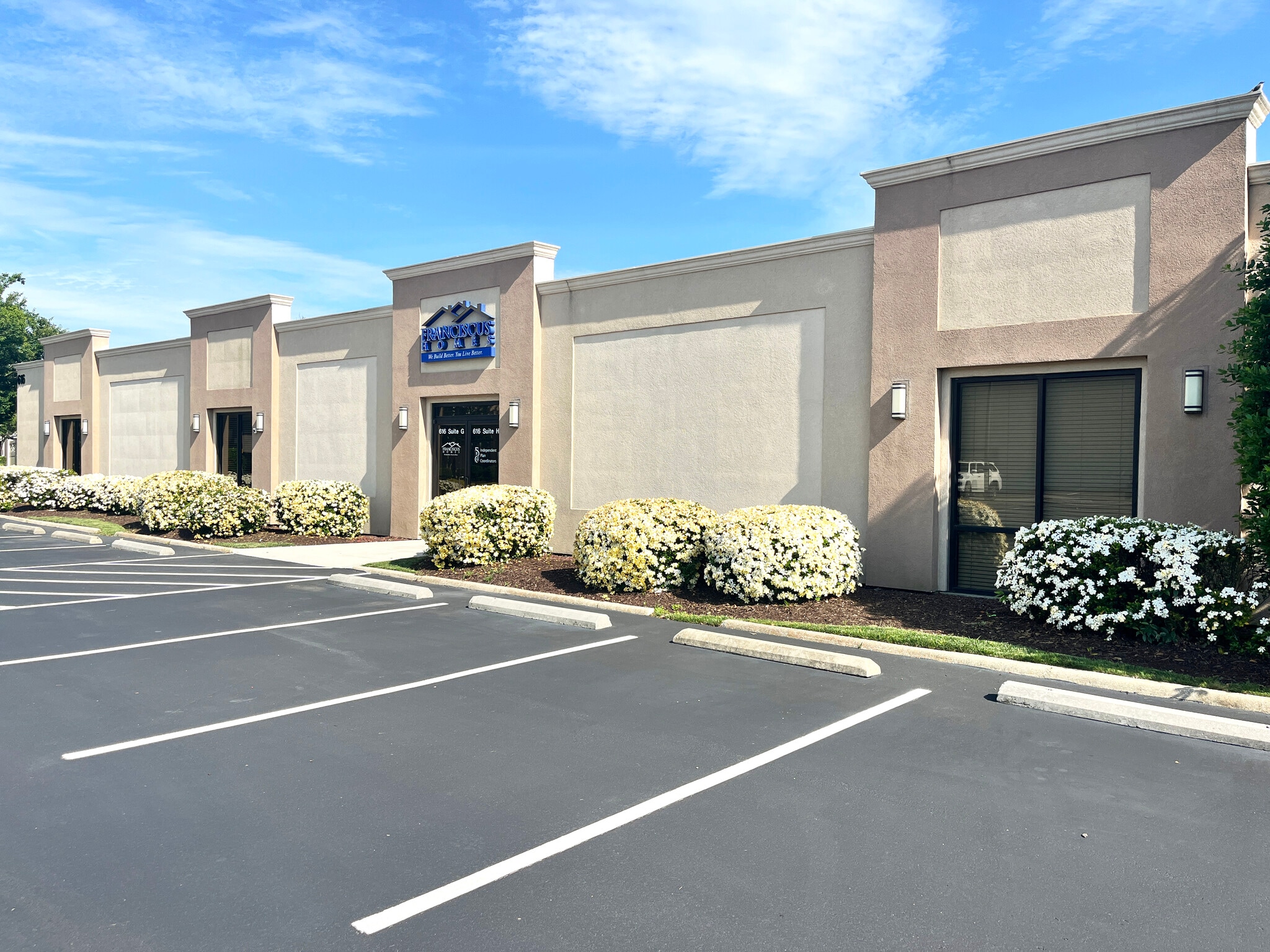 616 Village Dr, Virginia Beach, VA for lease Building Photo- Image 1 of 22