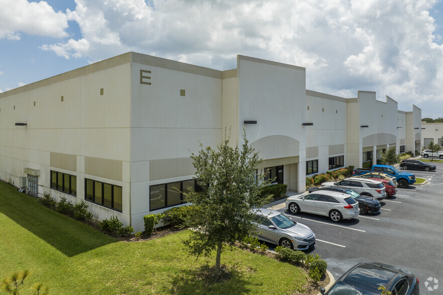 4456-4474 Eagle Falls Pl, Tampa, FL for lease - Building Photo - Image 2 of 18