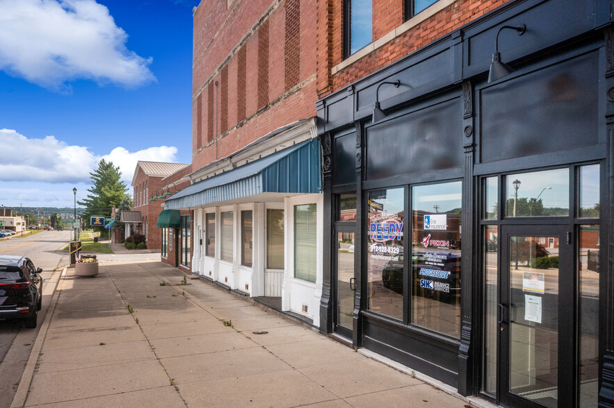 128 S Main St, Brownstown, IN for sale - Primary Photo - Image 1 of 1