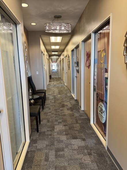 Lacrosse Ln @ IL-59, Naperville, IL for sale - Interior Photo - Image 3 of 5