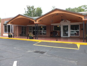 702 W University Ave, Gainesville, FL for lease Building Photo- Image 1 of 12