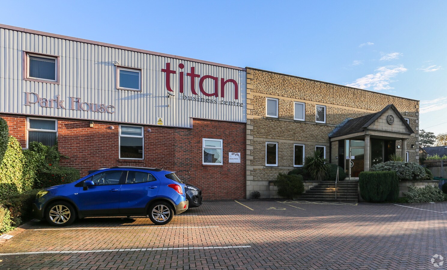 Bradford Rd, Batley, WYK WF17 9PH