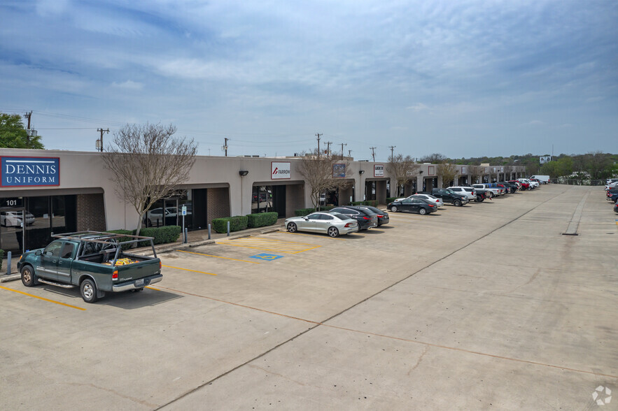 431 Isom Rd, San Antonio, TX for lease - Primary Photo - Image 2 of 35