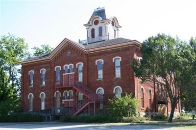 701-709 N Chestnut St, Dresden, OH for lease - Building Photo - Image 2 of 7