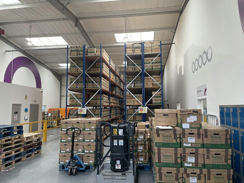 Yew St, Stockport for lease - Interior Photo - Image 2 of 3