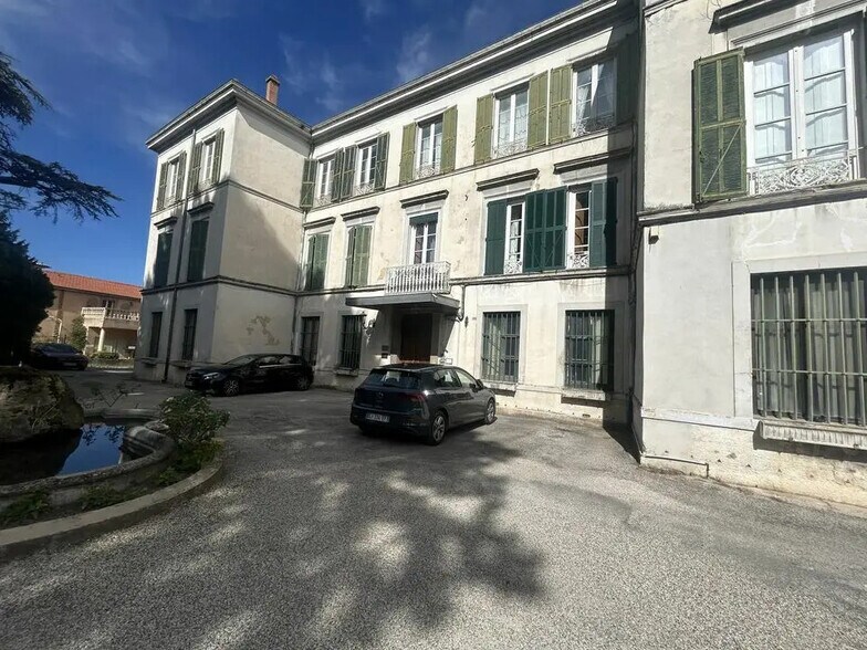 Office in Orange for lease - Building Photo - Image 2 of 8