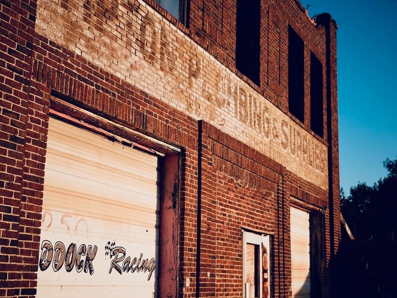 3250 Charles Page Blvd, Tulsa, OK for sale - Building Photo - Image 3 of 12