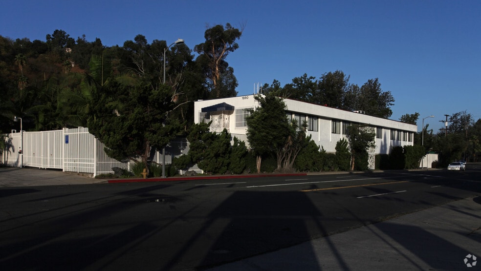1660 Riverside Dr, Los Angeles, CA for sale - Building Photo - Image 1 of 5