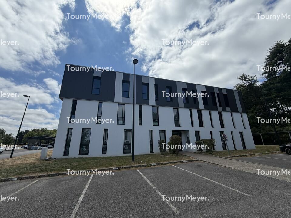 5 Rue Roland Garros, Orvault for lease Building Photo- Image 1 of 5