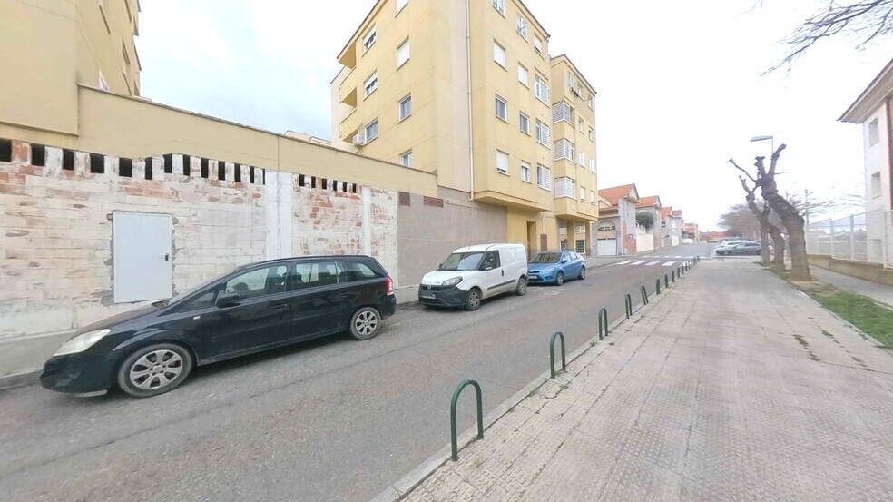 Retail in Tarazona for sale - Building Photo - Image 1 of 21
