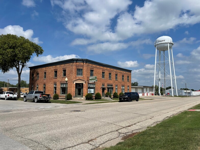 203 E Front St, Stuart, IA for sale - Primary Photo - Image 1 of 9