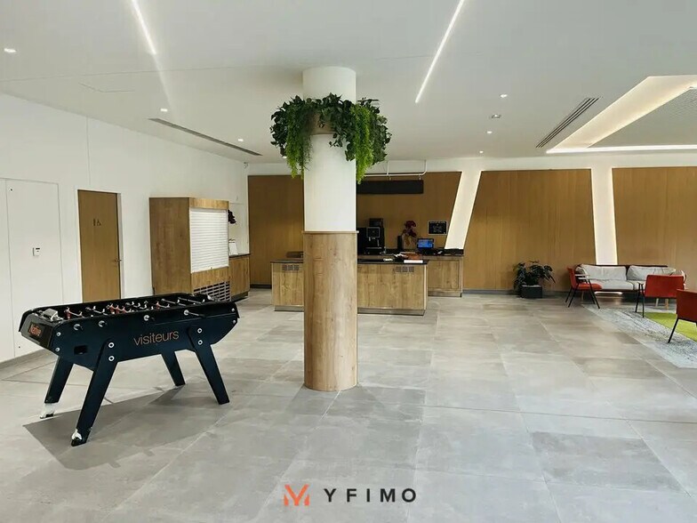 Flex in Montigny-le-Bretonneux for lease - Building Photo - Image 3 of 10