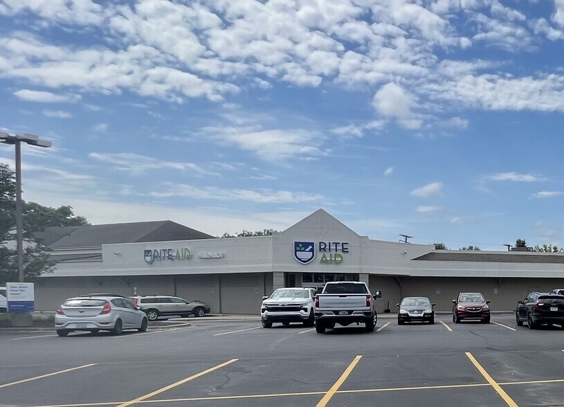 5785-5811 S Main St, Clarkston, MI for sale - Building Photo - Image 1 of 1
