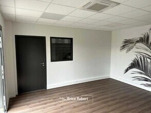 Industrial in Bourgoin-Jallieu for lease Interior Photo- Image 2 of 4