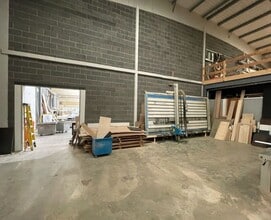 Durham Ln, Doncaster for lease Interior Photo- Image 2 of 4