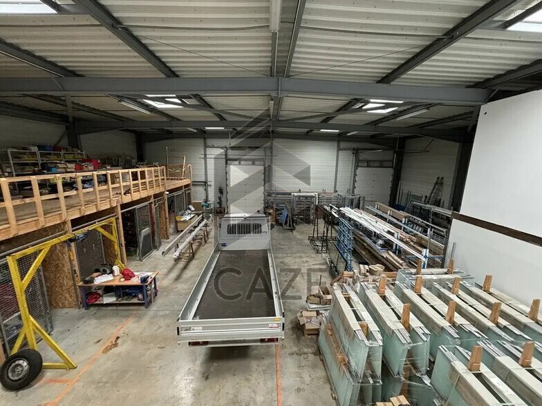 Industrial in Le Haillan for lease - Interior Photo - Image 3 of 8