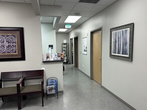 403 S Kings Ave, Brandon, FL for lease Interior Photo- Image 1 of 4