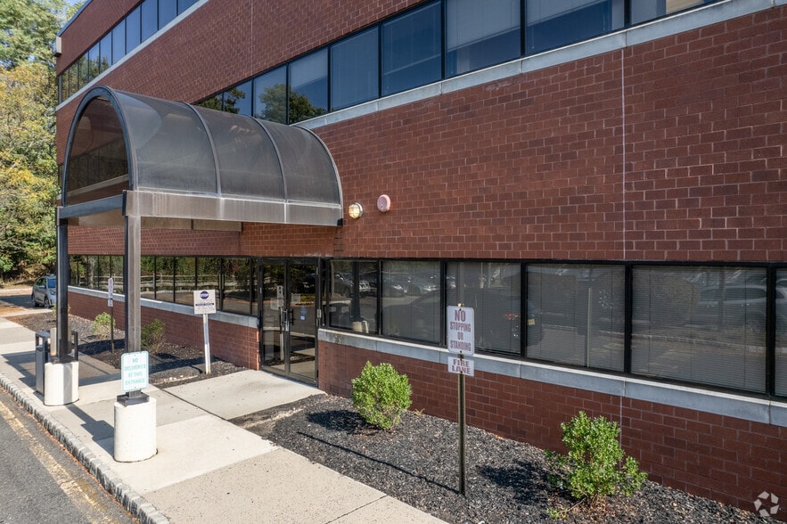 579A Cranbury Rd, East Brunswick, NJ 08816 Office/Medical for Lease