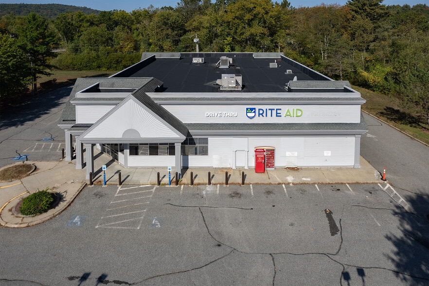 10 Main St, Winchester, NH for lease - Building Photo - Image 1 of 15