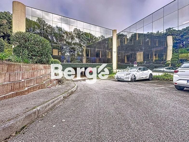 Office in Antibes for lease - Building Photo - Image 2 of 6