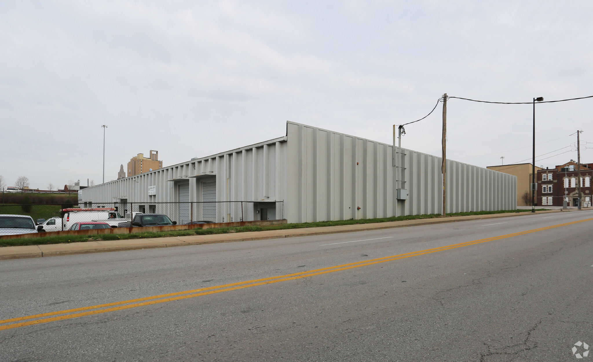 1050-1090 E 16th St, Kansas City, MO for lease Primary Photo- Image 1 of 6