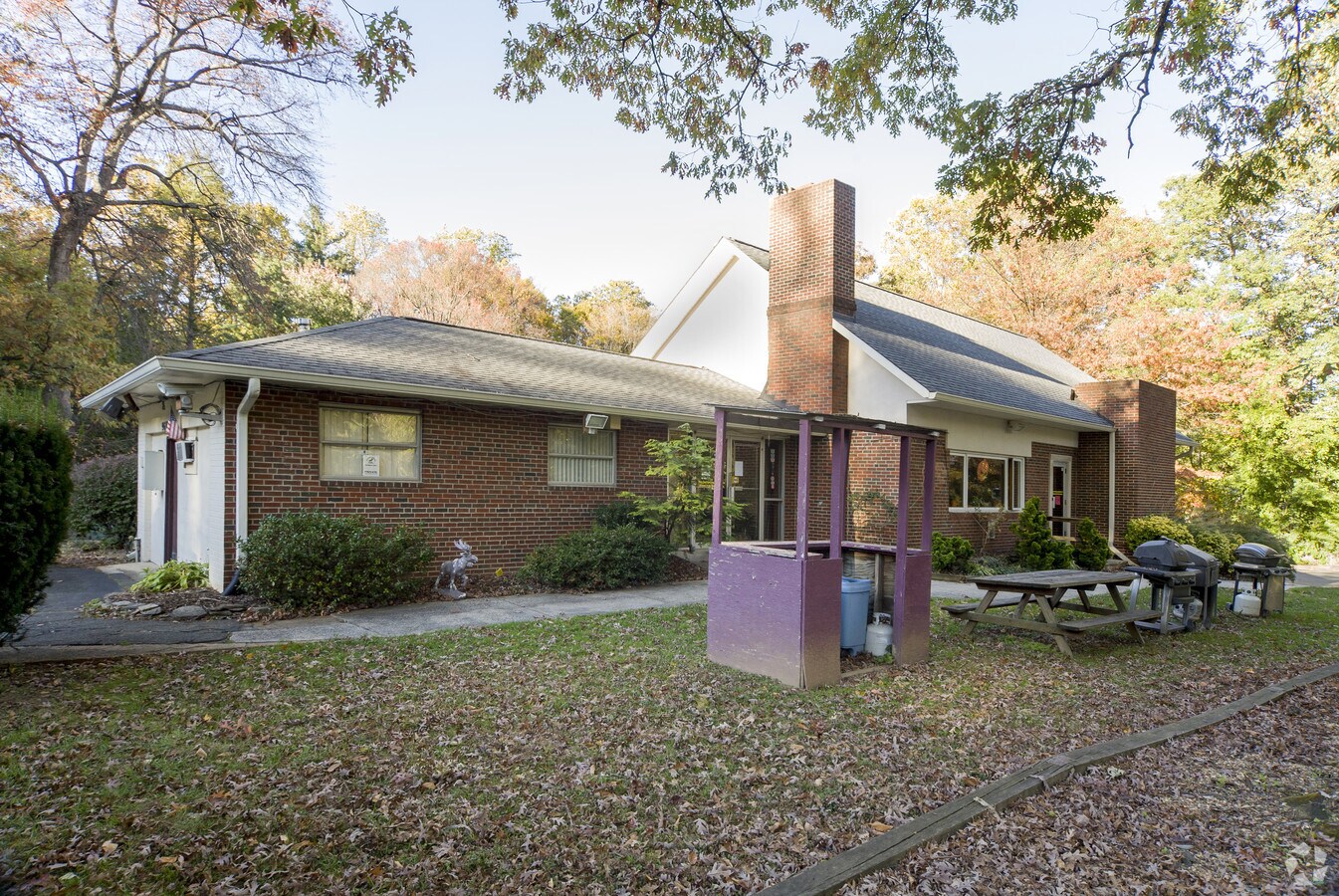 9616 Courthouse Rd, Vienna, VA 22181