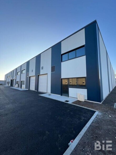 Flex in Blanquefort for sale - Building Photo - Image 2 of 9