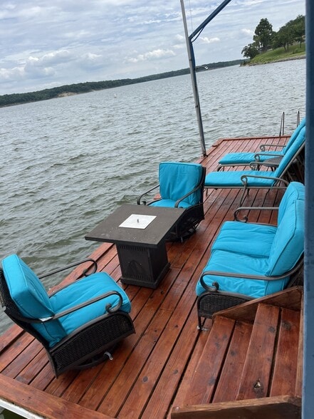 286 Lake Shore Dr, Pottsboro, TX for sale - Primary Photo - Image 1 of 12