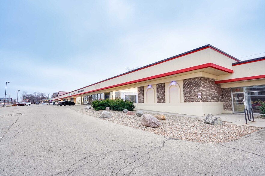 195-209 Cottage Grove Rd, Madison, WI for lease - Building Photo - Image 1 of 40
