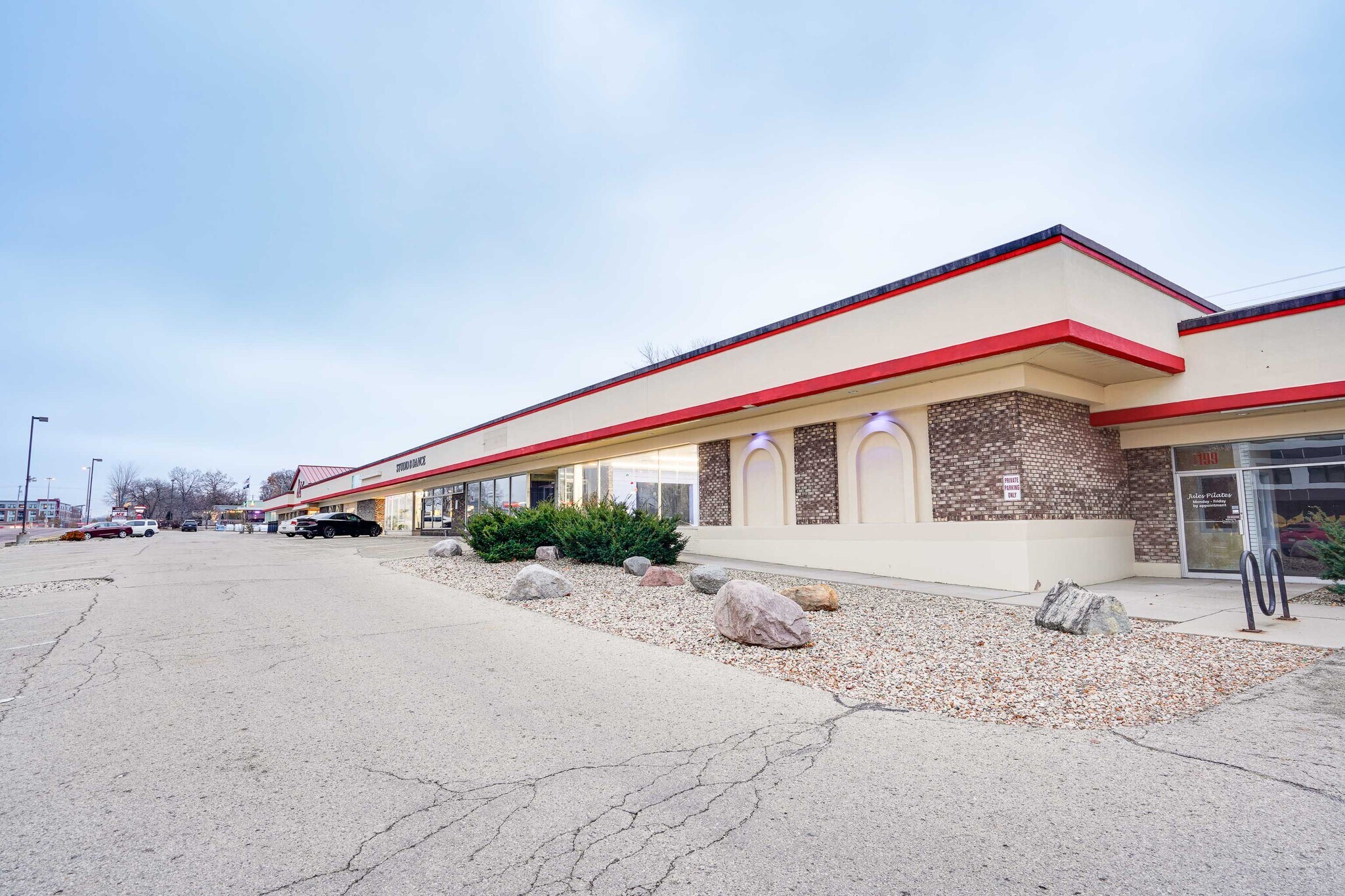 195-209 Cottage Grove Rd, Madison, WI for lease Building Photo- Image 1 of 41