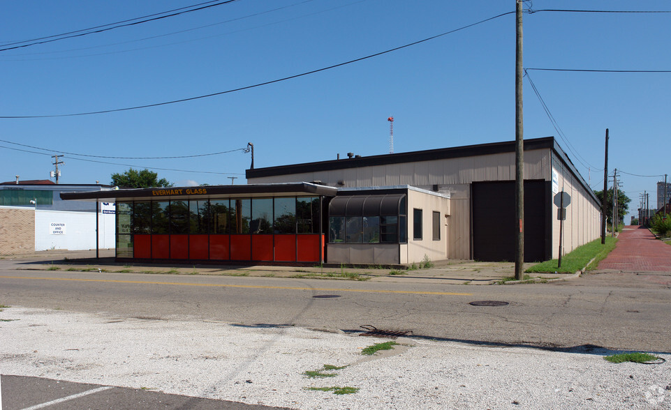 207 9th St SW, Canton, OH for sale - Primary Photo - Image 1 of 1