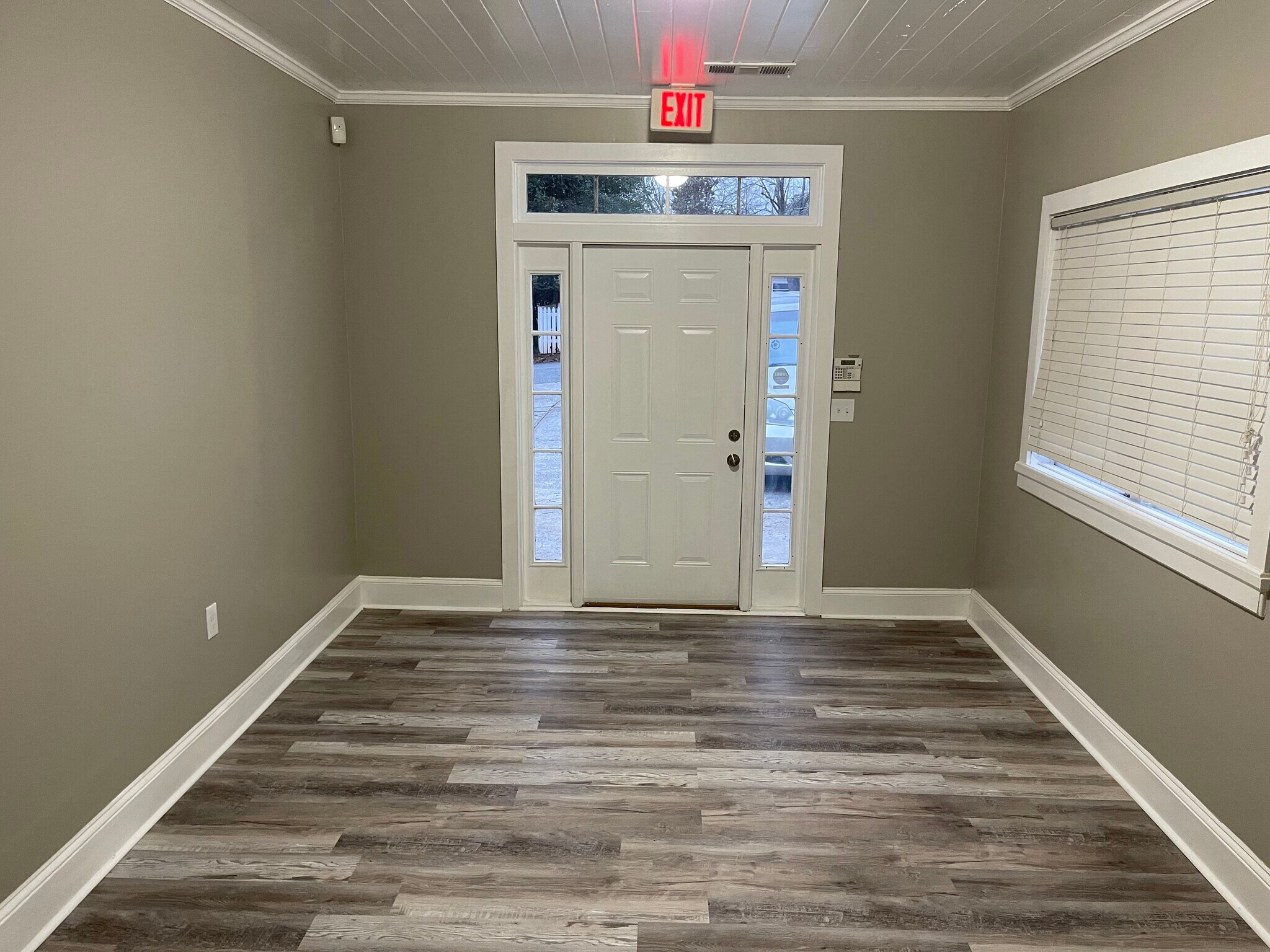 490 S Perry St, Lawrenceville, GA for lease Interior Photo- Image 1 of 2