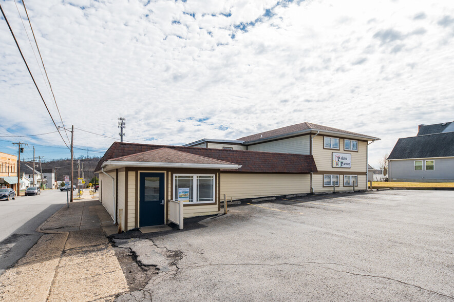 312 10th St, Fairmont, WV for sale - Building Photo - Image 3 of 26