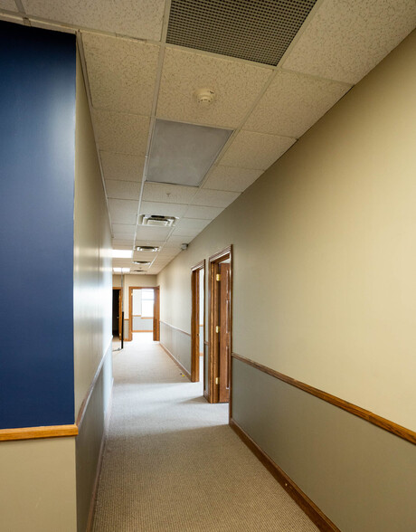 919 S Harrison St, Fort Wayne, IN for lease - Interior Photo - Image 3 of 8