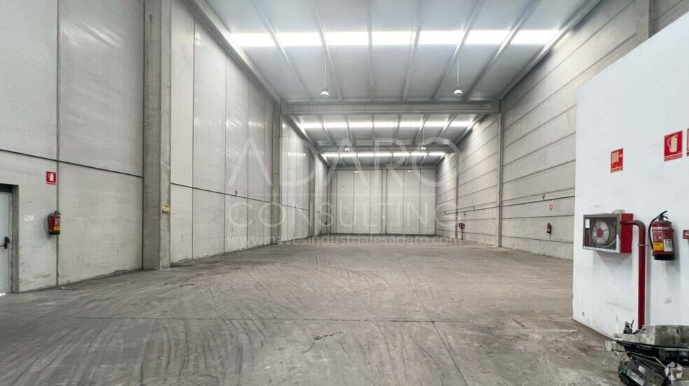 Industrial in Azuqueca de Henares, Guadalajara for sale - Primary Photo - Image 1 of 19