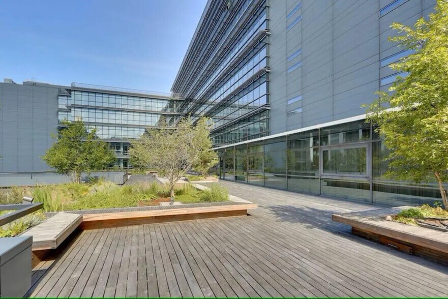 Office in Paris for lease - Building Photo - Image 2 of 2