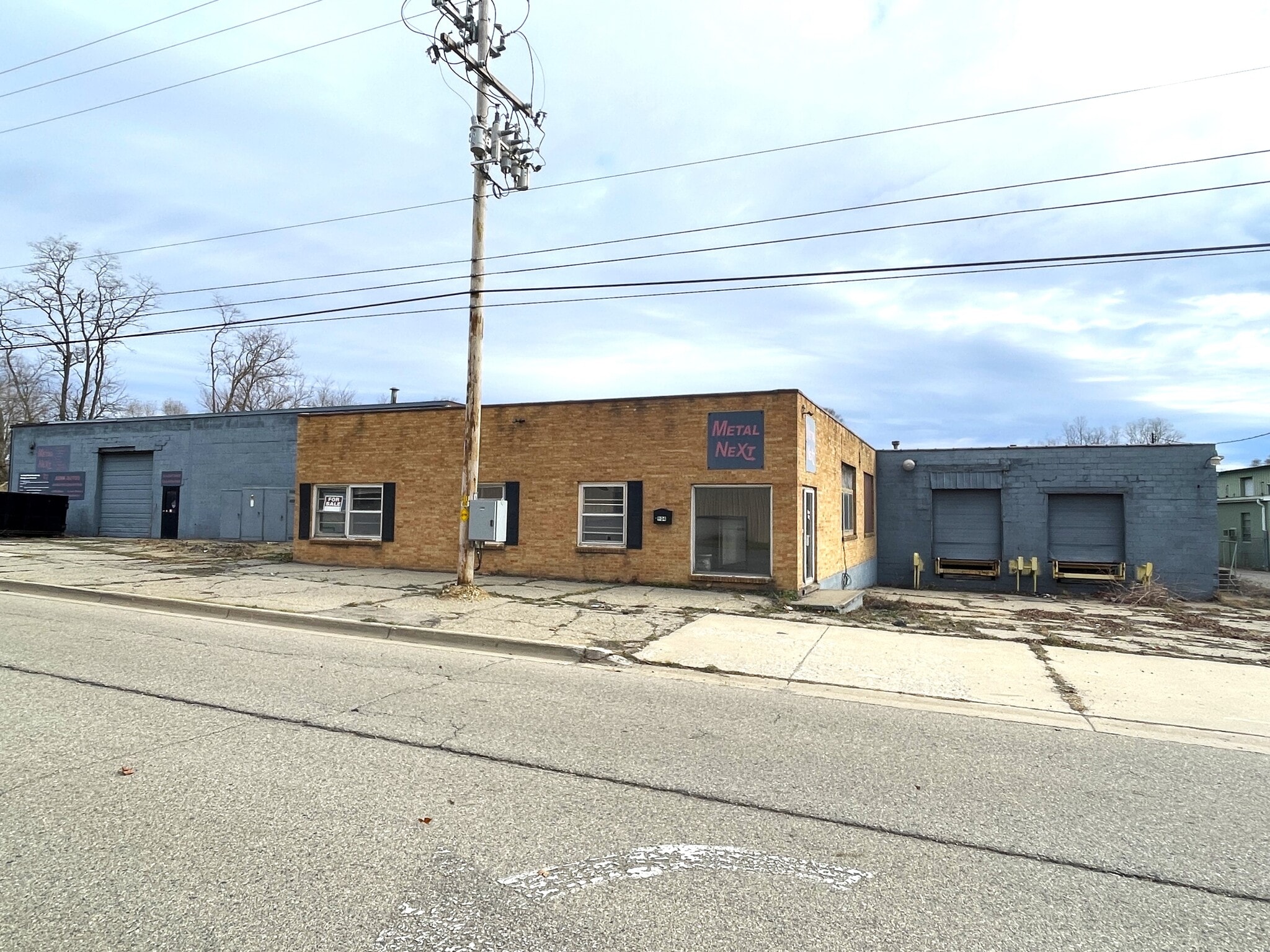 181 N Clark St Parking - y4rij0q